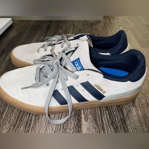 Adidas sombas